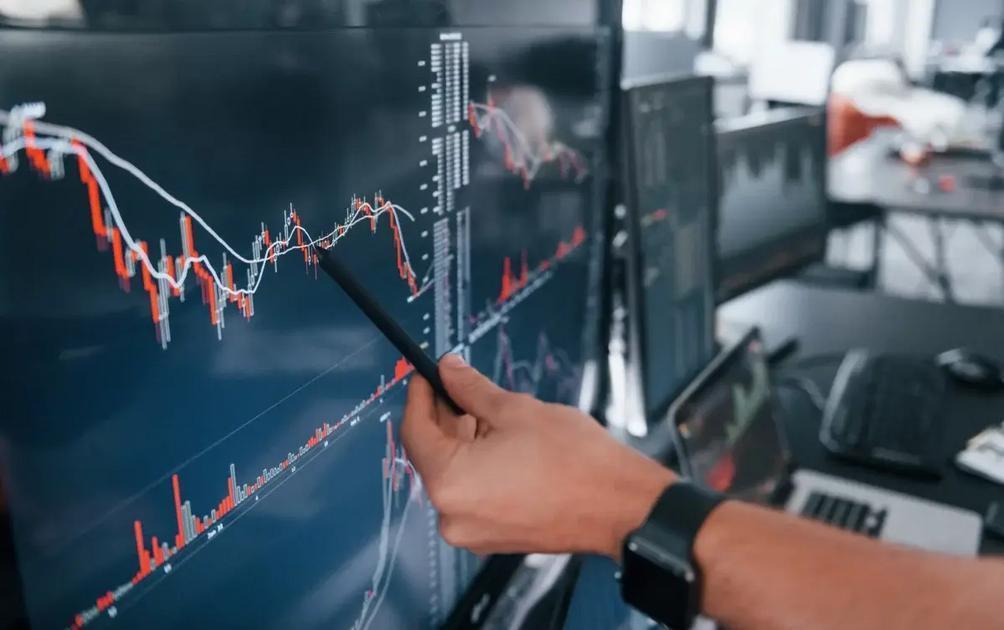 Impactos dos Juros Menores a Curto Prazo Para Empresas e Bolsa