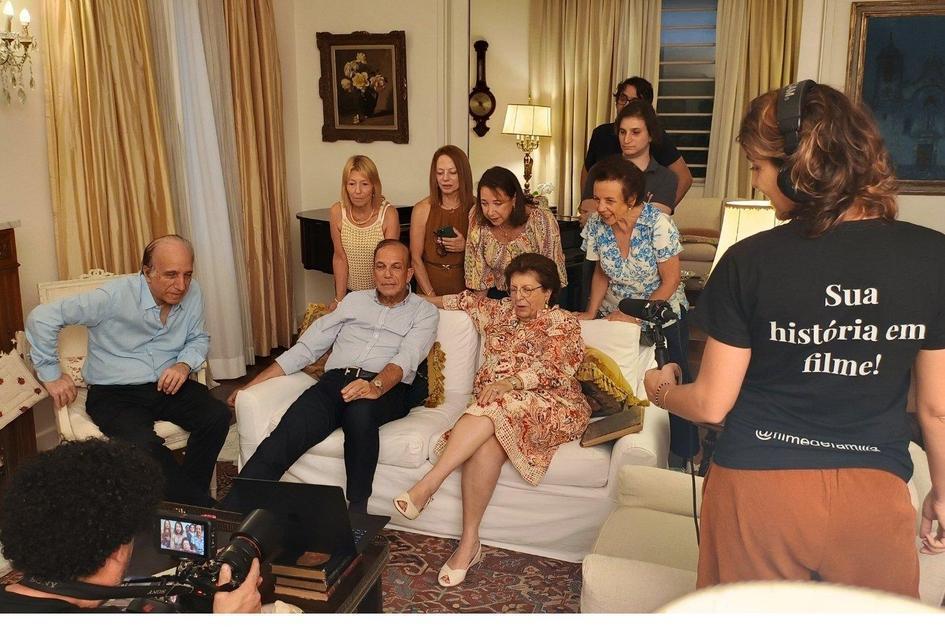 Documentário Familiar: Irmãs Criam Filmes Que Preservam Histórias