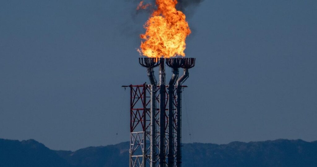 Excedente No Mercado De Petróleo Pode Elevar Custos De Armazenamento