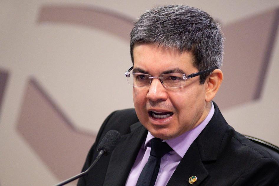 Governo Vai Insistir Na Taxação De Bancos E Apostas, Afirma Randolfe Rodrigues