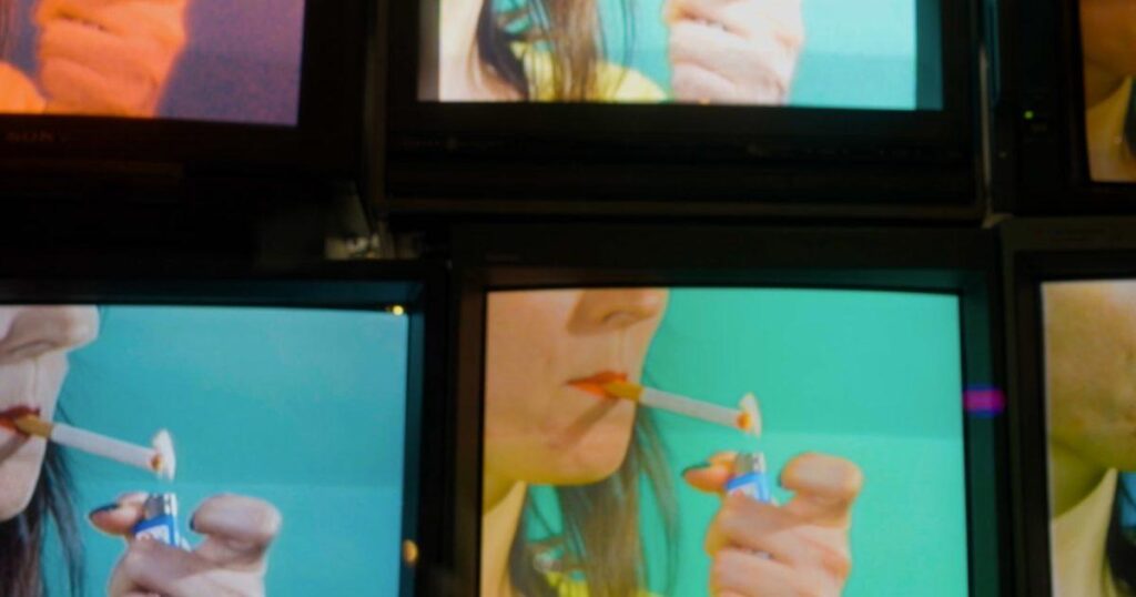 Cigarro Retorna À Moda Entre Celebridades E Influencia Jovens