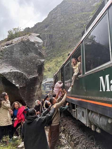Acidente Frontal De Trens Próximo A Machu Picchu Mata E Fere