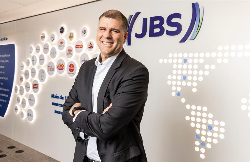 Avanços Da JBS Após Listagem Nos EUA E Planos Para Dividendos, CFO Revela