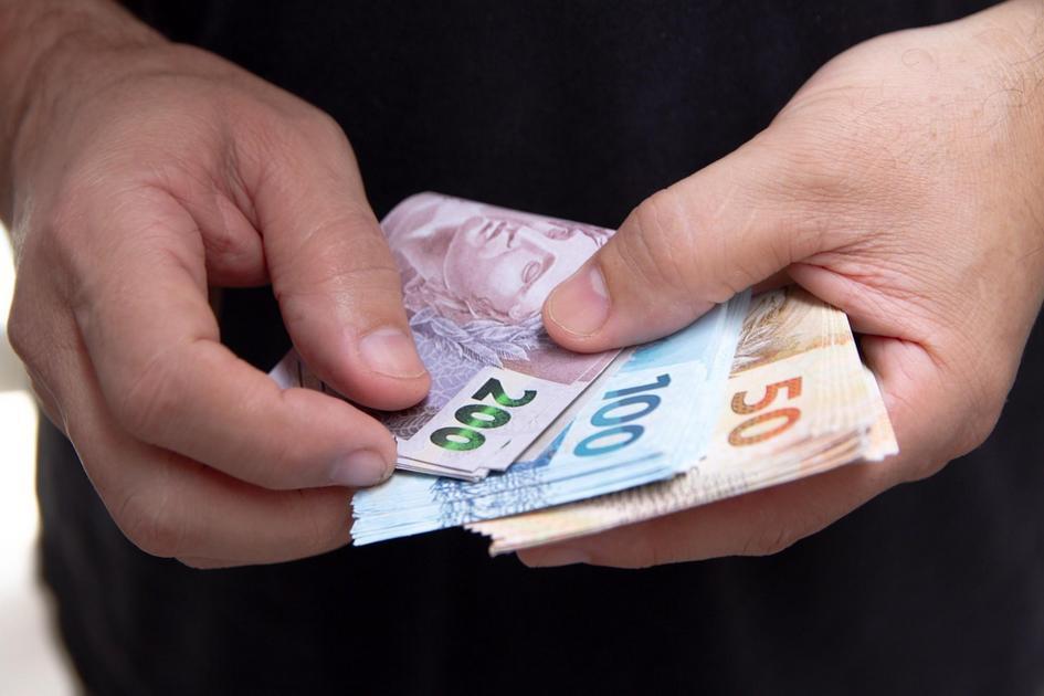 Salário Mínimo Será De R$ 1.621: Entenda O Reajuste