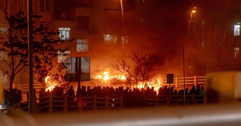 Colapso Do Banco Ayandeh E A Crise No Sistema Financeiro Iraniano