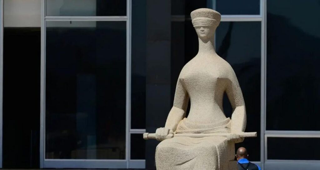 STF Unifica Teto Salarial e Limita Verbas Extras para Economizar