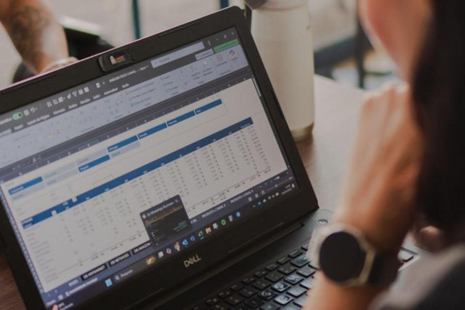 Como Criar Planilha Mensal Para Guardar Dinheiro Com IA