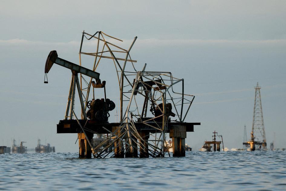 Petróleo Mantém Preço Acima De US$ 110 Com Bolsas Globais Mistas