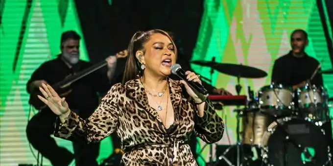 Preta Gil Morre Aos 50 Anos Após Luta Contra Câncer Nos EUA 3 Preta-Gil-canta-no-Domingao-com-Huck-reproducao-instagram
